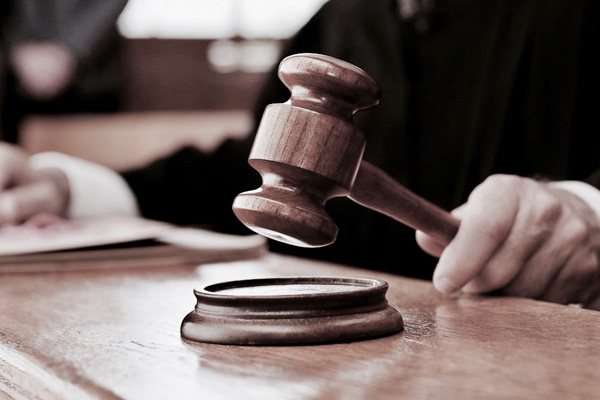 Kendisine tecavüz eden kayınpederini öldüren kadına 15 yıl hapis