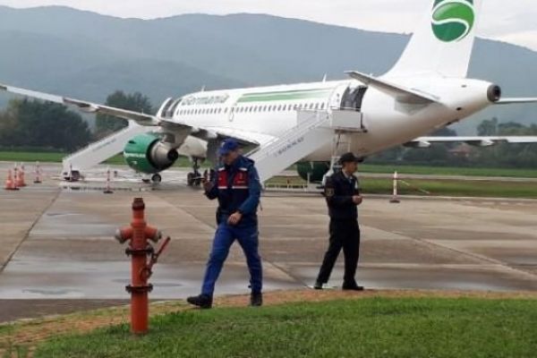 Zonguldak'ta uçak pistten çıktı