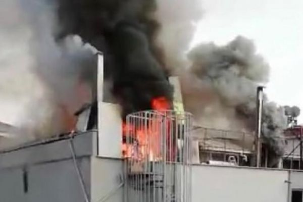 Ümraniye'de imalathanede yangın