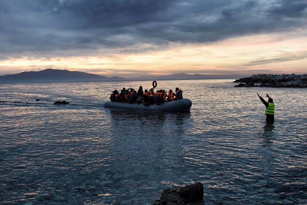Akdeniz'de 34 göçmen boğuldu