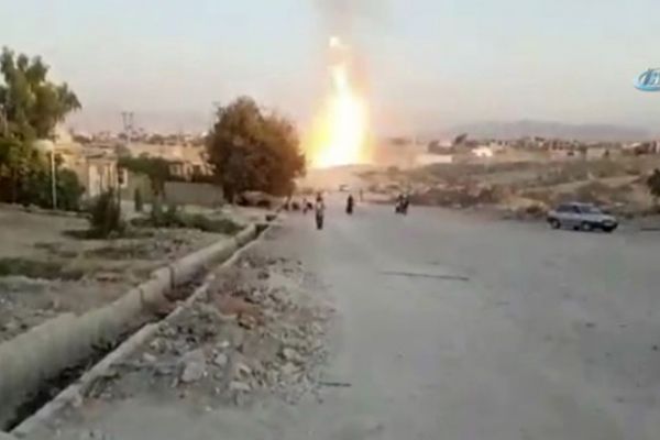 İran’da doğalgaz boru hattımda patladı meydana geldi