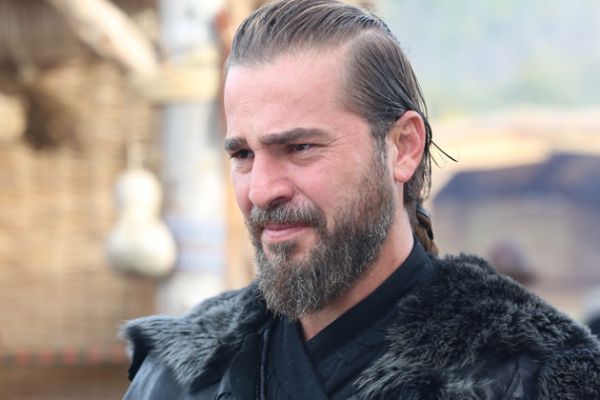 Engin Altan Düzyatan'a dolandırıcı şoku