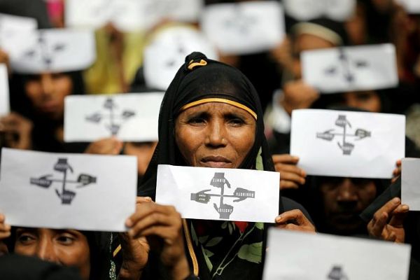 AB'den Myanmar'a Rohingyalı Müslümanlara yapılan soykırım nedeniyle yaptırım kararı