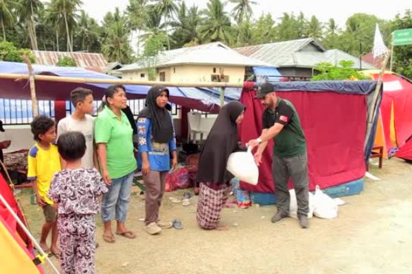 Türkiye’den Endonezya’ya yardım