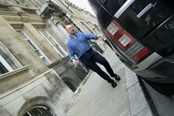 FETÖ'cü Akın İpek mahkemede sinir krizi geçirdi