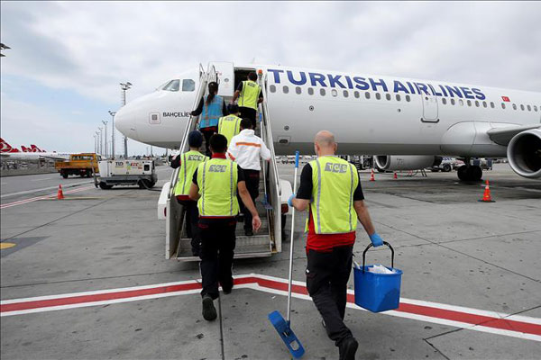 Atatürk Havalimanı'nın 'zamana karşı yarışan' emekçileri