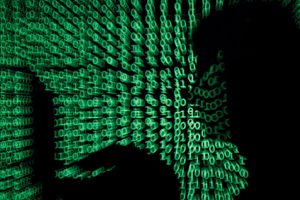 Siber saldırı suçlamalarına rağmen Juncker, Rusya ile diyalogdan yana