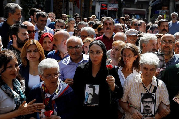 Cumartesi Anneleri'ne izin verilmedi