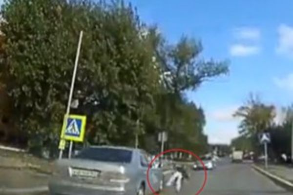 Annesinin dikkatsizliği canından ediyordu