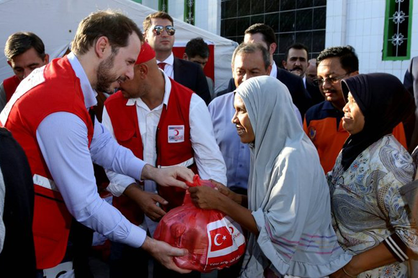Bakan Albayrak Deprem bölgesi Endonezya’da…