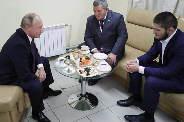 Putin, Khabib Nurmagomedov'la bir araya geldi