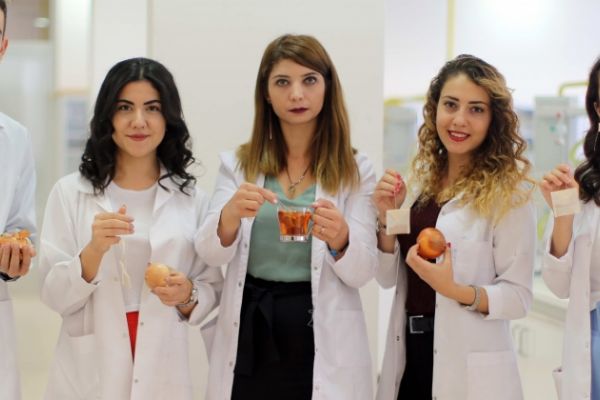 Soğan kabuğundan çay ürettiler