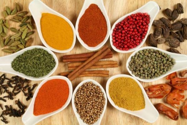 Göbek eriten 9 baharat çeşidi