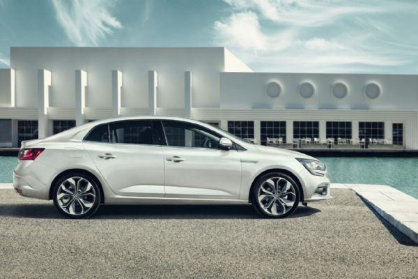 Megane yerli logo ile görücüye çıkıyor