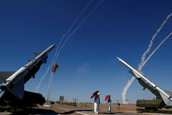 İran Devrim Muhafızları'ndan Suriye'deki S-300'ler hakkında yalanlama