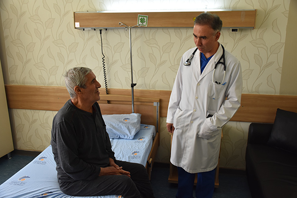 Kalp kapakçığında delik olan hasta 'şemsiye yöntemi' ile sağlığına kavuştu