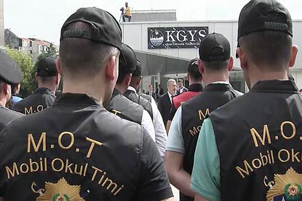 Mobil Okul Timleri iş başında! Açık sigara satışına denetim