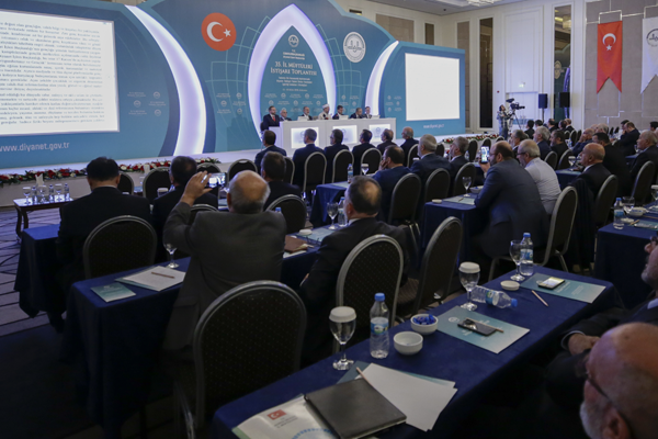 Diyanet işleri bakanı Erbaş: 'FETÖ, itikadi, ameli ve ahlaki bir sapma hareketidir'