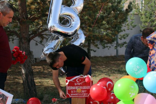 Şehit Bedirhan’ın ilk doğum günü mezarında kutlandı