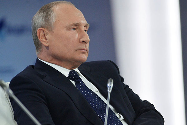 Putin’den, Kiev’in düşmanca eylemlerine karşı Ukraynalı kişi ve kuruluşlara yaptırım kararı