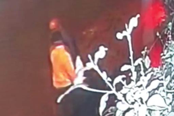 Kadıköy'de dehşet: Bir kişi önüne geleni bıçakladı: 9 yaralı