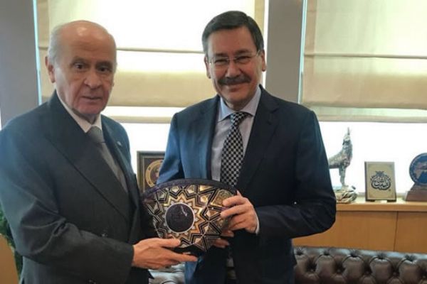 ‘MHP’nin adayı Melih Gökçek’