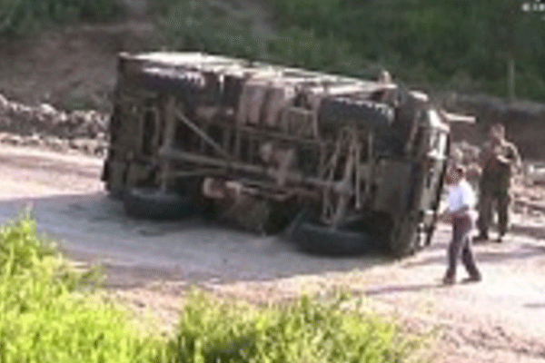 Mersin'de askeri araç devrildi! 7 asker yaralı