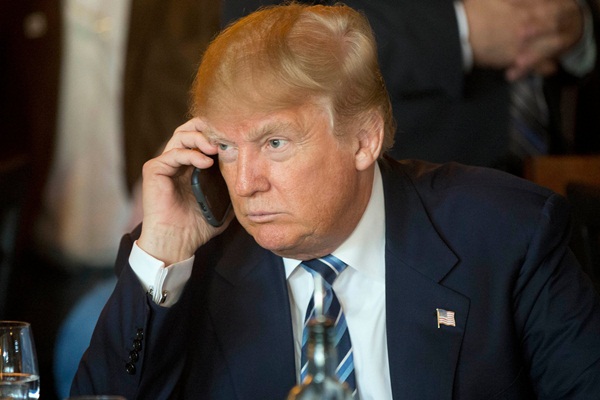 New York Times: Trump'ın kişisel telefonunu dinliyorlar