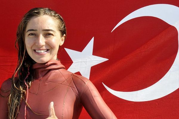 Milli sporcu Şahika Ercümen dünya rekoru kırdı