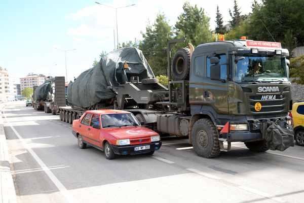 Suriye sınırına askeri sevkiyat