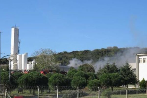 Pendik'teki tersane komutanlığında yangın