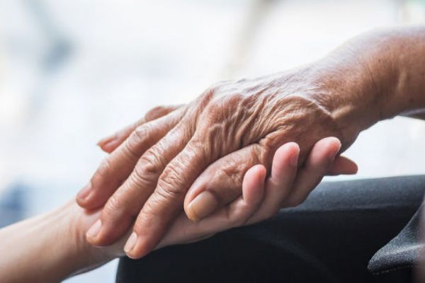 Parkinson hastalığı nedir? Belirtileri nelerdir?