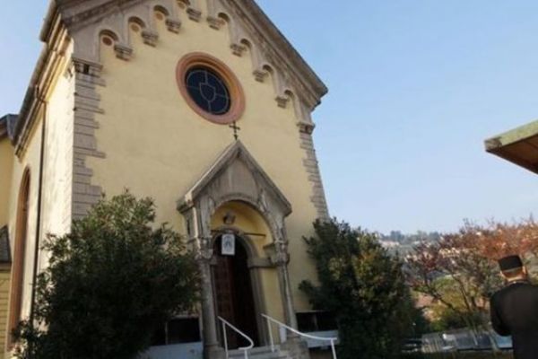 İtalya'da müslümanlar kilise satın aldı