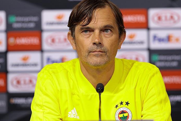 Fenerbahçe’de Philip Cocu yankıları devam ediyor