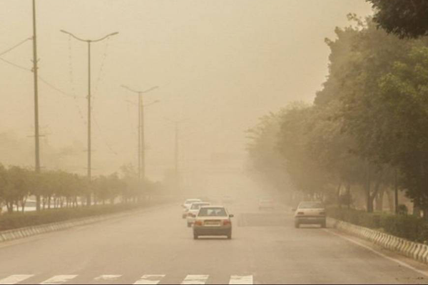İran'da toz fırtınası! 120 kişi hastanelik oldu