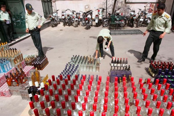 İran'da kaçak içki imalatı onlarca can aldı