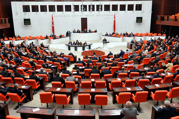 Sağlık çalışanları ile ilgili yasa meclise sunuldu