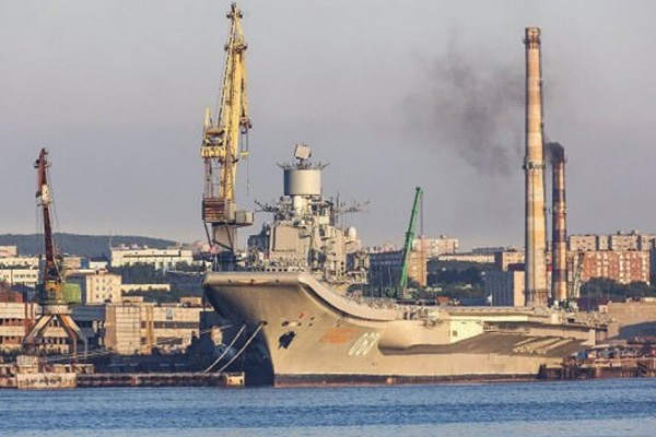 Rusya'ya ait uçak gemisinde kaza