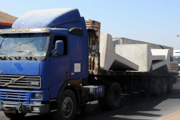 İdlib’de TSK’nın gözlem noktalarına ‘beton blok’ sevkiyatı