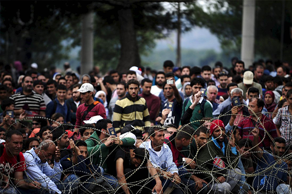 Bir ülke daha BM'nin göçmen paktından çekiliyor