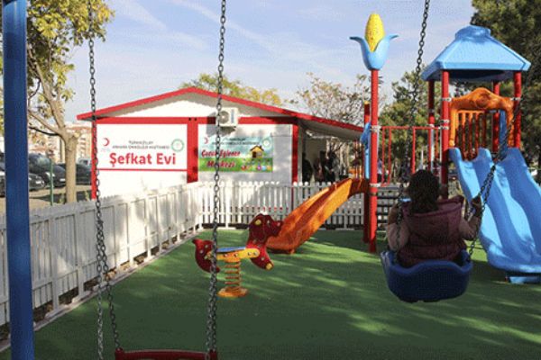 Kemoterapi gören annelerin çocuklarına ‘şevkat evi’ hizmeti