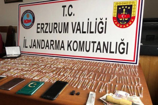 Erzurum'da 500 tüp kobra zehri ele geçirildi