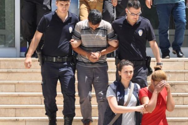 Akıl almaz dolandırıcılık! 'Evlilik' vaat ediyorlardı...