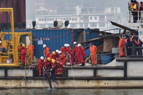 Yolcu taşıyan otobüs nehire düştü! Kurtulan olmadı…