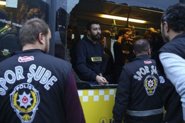 Derbi öncesi 7 F.Bahçeli gözaltına alındı