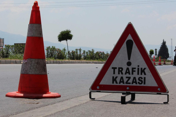 Konya'da iki otomobil çarpıştı: 8 yaralı