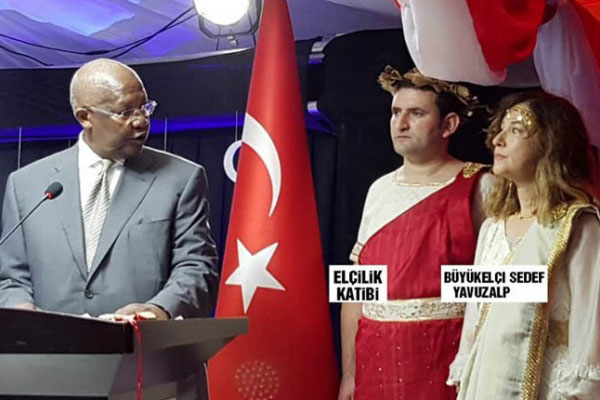 Antik Yunan kıyafeti giyen Büyükelçi ile ilgili Dışişleri'nden açıklama