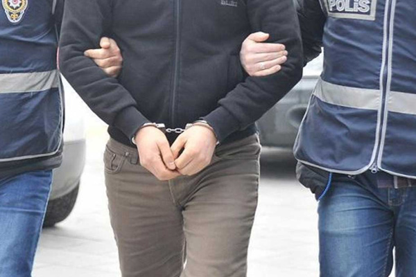 Adana'da FETÖ operasyonu: 5 gözaltı