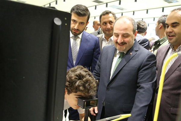 'Gelecek, bilime ayak uydurup onu keşfedenlerin olacak'