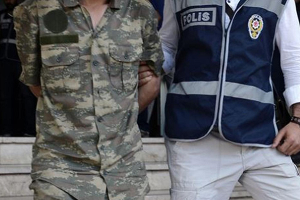 26 asker hakkında gözaltı kararı
